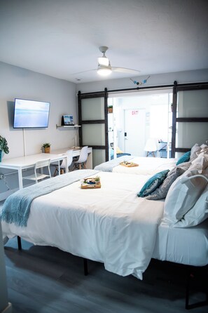 2 bedrooms, iron/ironing board, WiFi, bed sheets - Beach #2 - Only a few steps to the beach with pool (Hollywood)