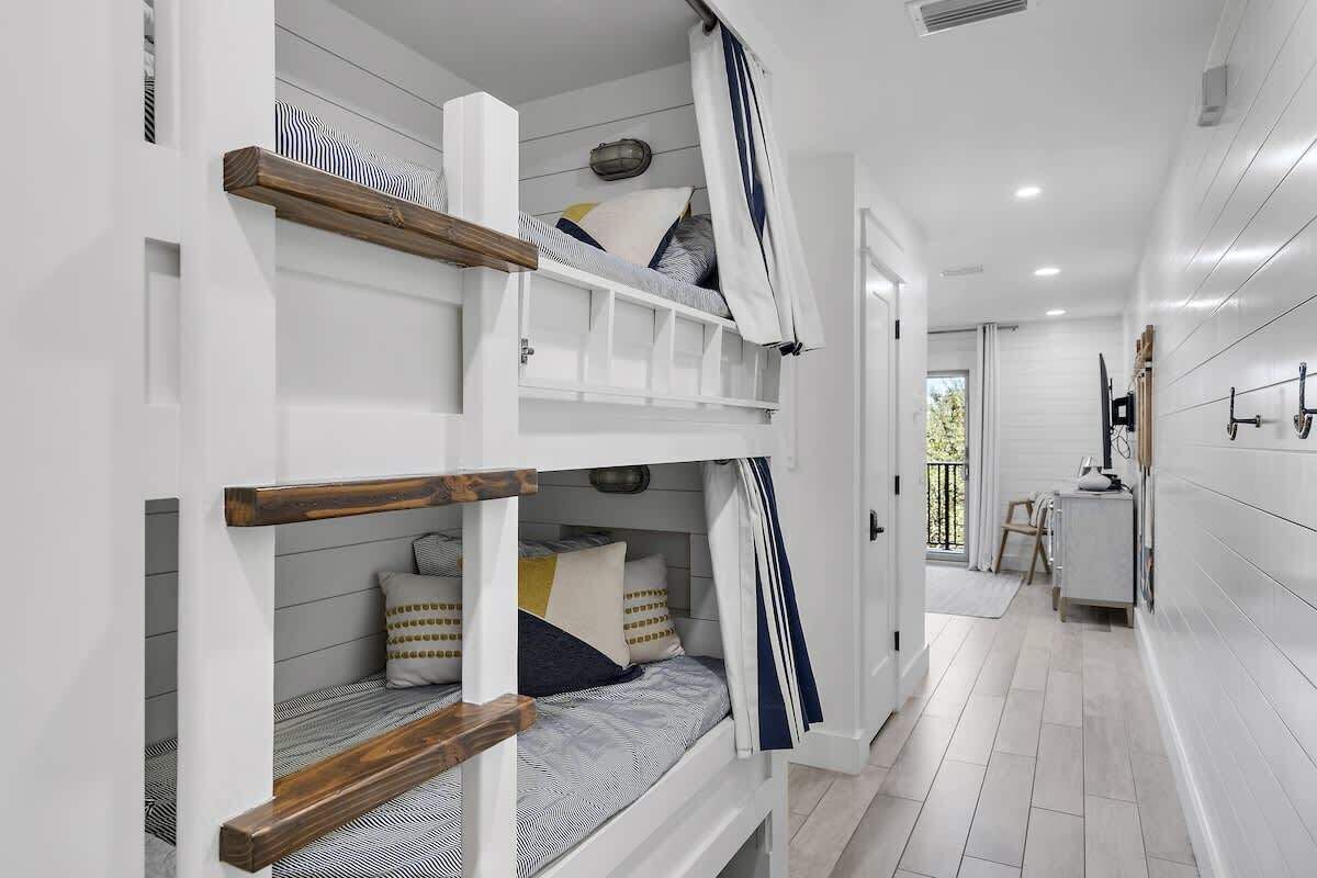 1 soverom, strykejern/-brett, wi-fi (inkludert) og sengetøy