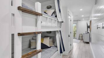 1 soverom, strykejern/-brett, wi-fi (inkludert) og sengetøy