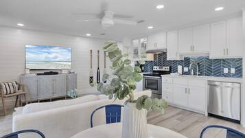 Microondas, horno, parrilla de estufa y lavavajillas