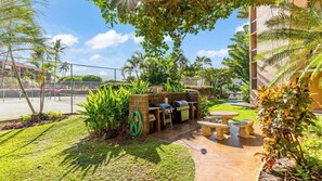 Outdoor dining - Perch - Maui Vista 307: Ocean Palms Oasis | Remodeled, Prime Location (KIHEI)