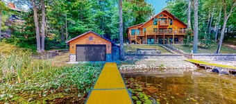 Lake House on Little Crawling Stone Lake w/ patio, docks, grill, firepit, & WIFI