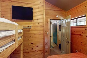 1 bedroom, bed sheets