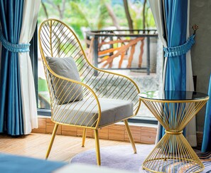 Villa ejecutiva, vistas a la montaña | Caja fuerte, tabla de planchar con plancha, wifi gratis