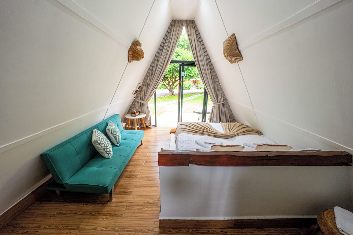 Bungalow Standar, pemandangan kebun | 2 kamar tidur, brankas, setrika/meja setrika, dan Wi-Fi gratis