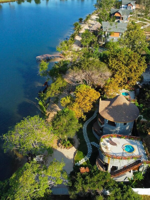 Outdoor pool - Madam Sweet Resort (Kampot)