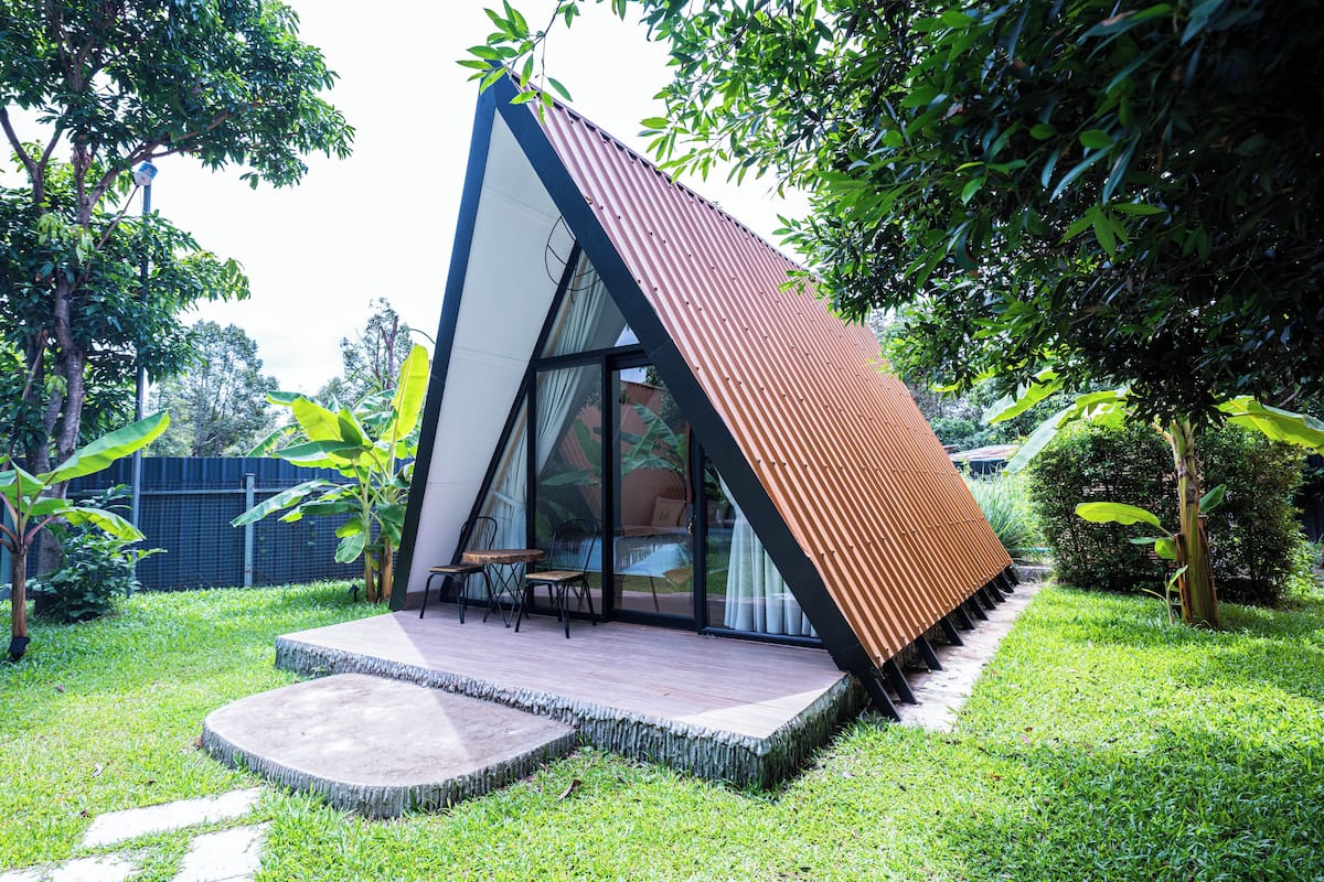 Bungalow Standar, pemandangan kebun | 2 kamar tidur, brankas, setrika/meja setrika, dan Wi-Fi gratis