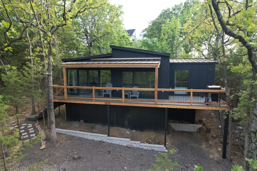 Charming cabin with AC and WiFi in delightful Cleveland