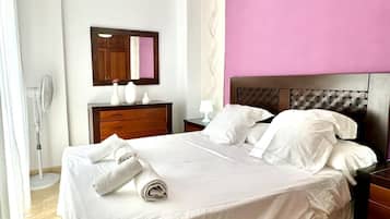 2 bedrooms, iron/ironing board, Internet, bed sheets