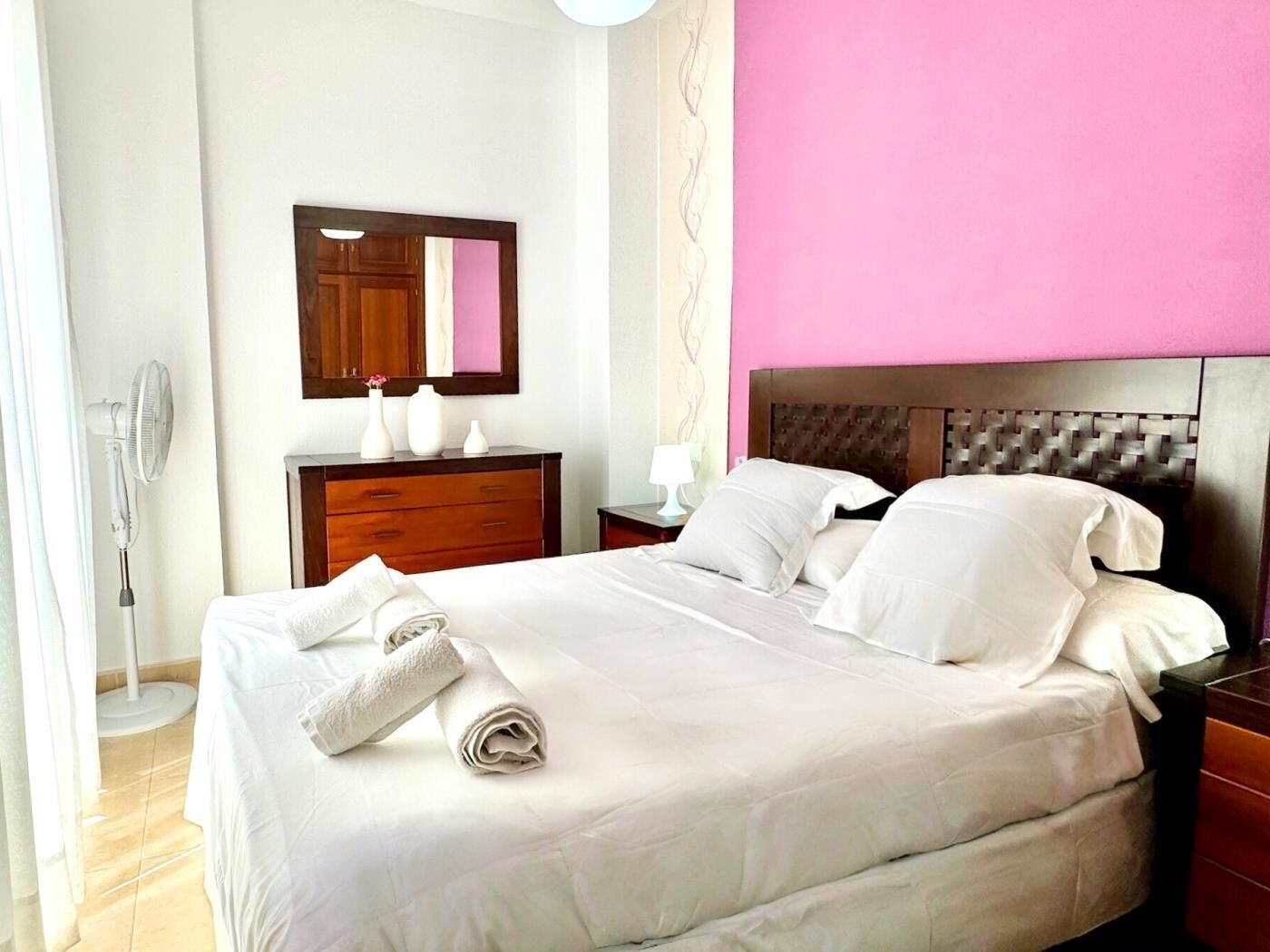 2 bedrooms, iron/ironing board, internet, bed sheets