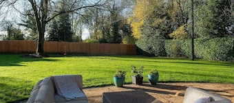 Bank Farm House Stunning House & Gardens
