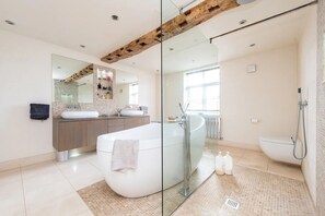 House, Garden View | Bathroom