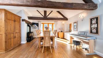 House, Garden View | Dining room