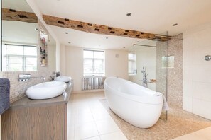 Ferienhaus, Gartenblick | Badezimmer