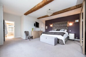 House, Garden View | 4 bedrooms, iron/ironing board, free WiFi - Bank Farm House Stunning House & Gardens (Kidderminster)