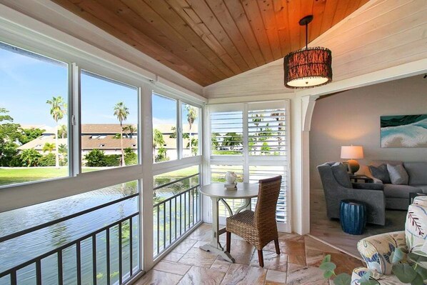 TV, offices - Stunning lakefront condo on Siesta Key with private beach access - GBB 1315 (Siesta Key)