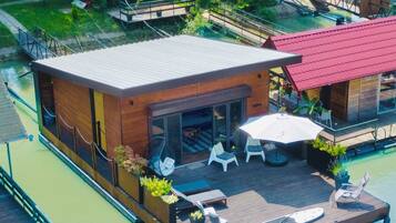 Luksus-suite - udsigt til flod | 1 soveværelse, senge med madrasser af memory foam, strygejern/strygebræt