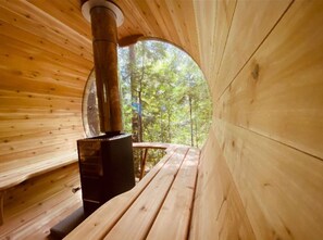 Sauna - Cozy Cabin + Entertainment  (D'Arcy)