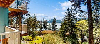 Three ocean/mountain view condos with balconies, near Moran State Park