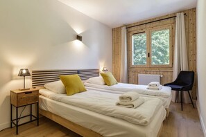 2 bedrooms, iron/ironing board, travel crib, free WiFi