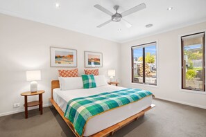 4 habitaciones, escritorio, tabla de planchar con plancha y wifi 