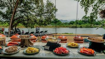 Alimentação e bebidas