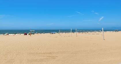 Walk to Shore: Ocean-View Manhattan Beach Apt!