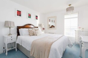 2 bedrooms, iron/ironing board, WiFi, bed sheets - Two Bed Seafront Escape in East Wittering (East Wittering)