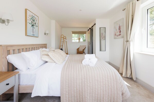 3 habitaciones, tabla de planchar con plancha, cuna de viaje y wifi 