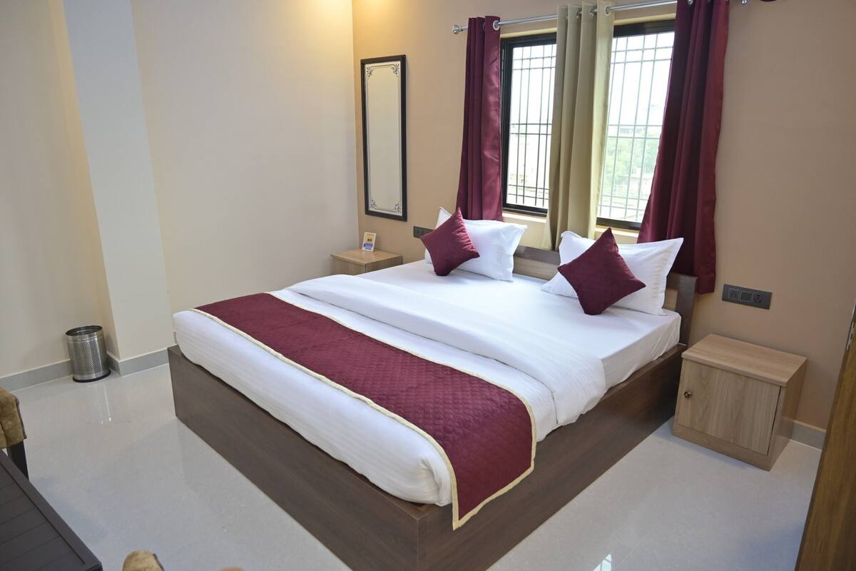 Deluxe Room, City View