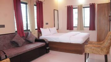 Free WiFi, bed sheets