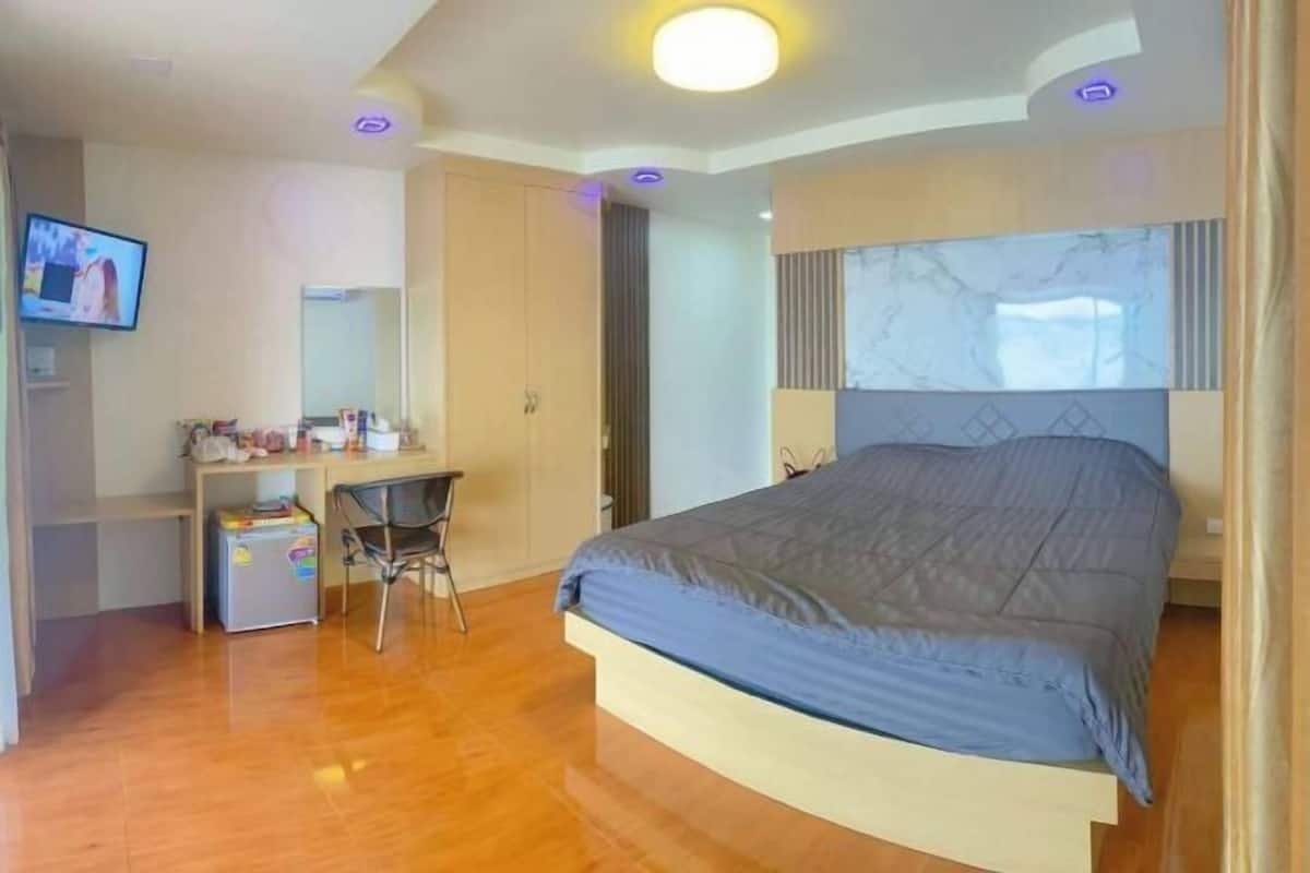 2 bedrooms, WiFi (free)