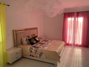4 bedrooms, iron/ironing board, travel cot, free WiFi