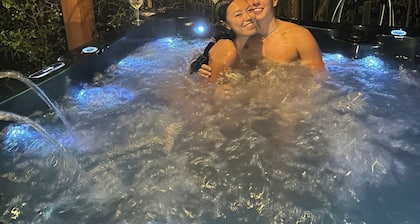 Synergy Beachside Nudist Retreat KB 2 minutes walk to beach breakfast spa/ pool