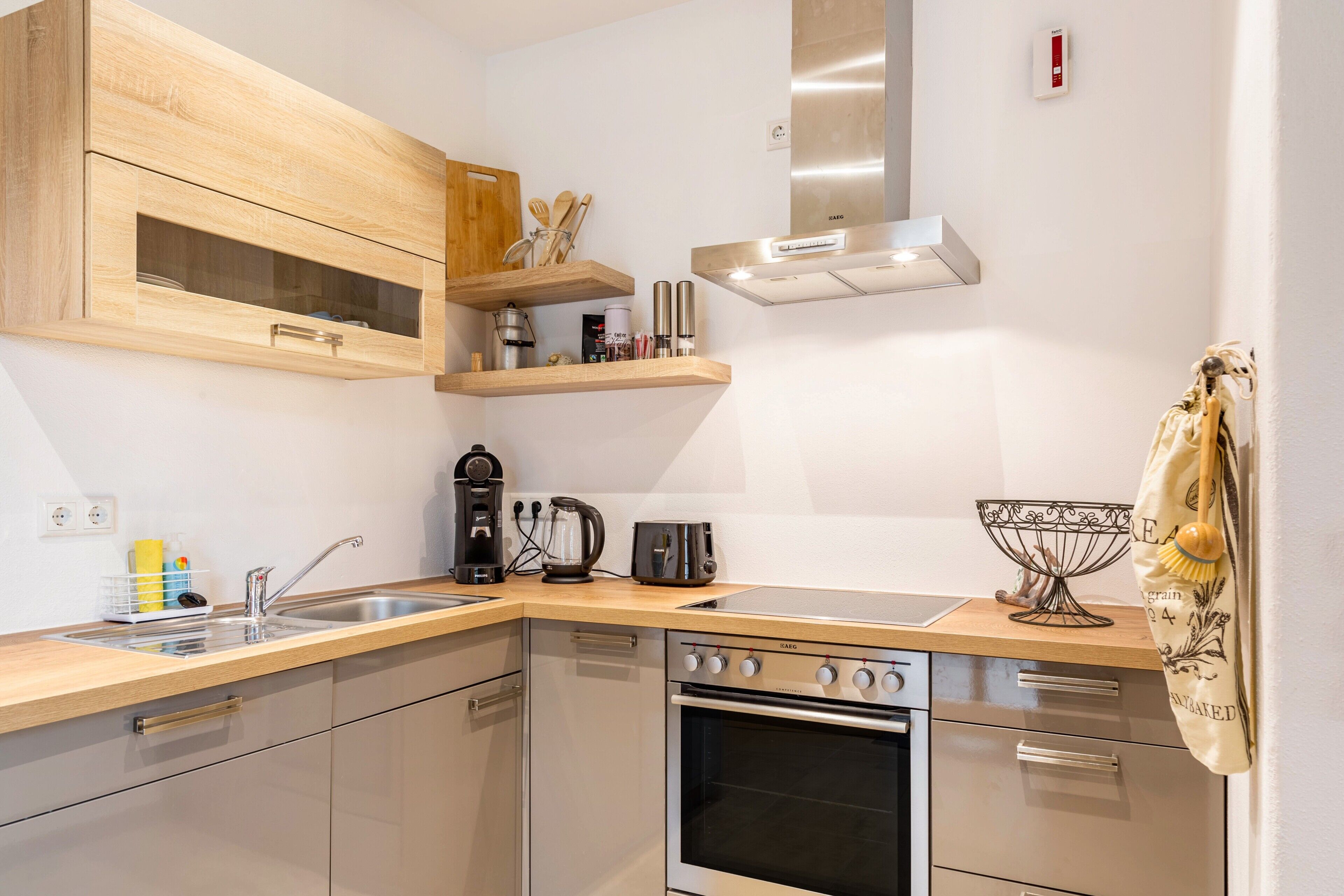 Kühlschrank, Ofen, Herdplatte, Geschirrspüler