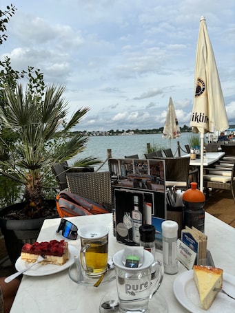 Outdoor dining. Holiday Apartment 'Terrassenwohnung' with Private Terrace and Wi-Fi