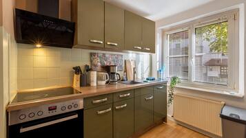 Refrigerador, horno, placa de cocina, lavavajillas