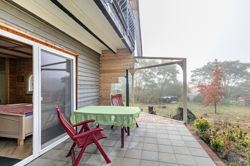 Holiday Home 'Erdgeschoss' with private Terrace, Private Garden and Wi-Fi