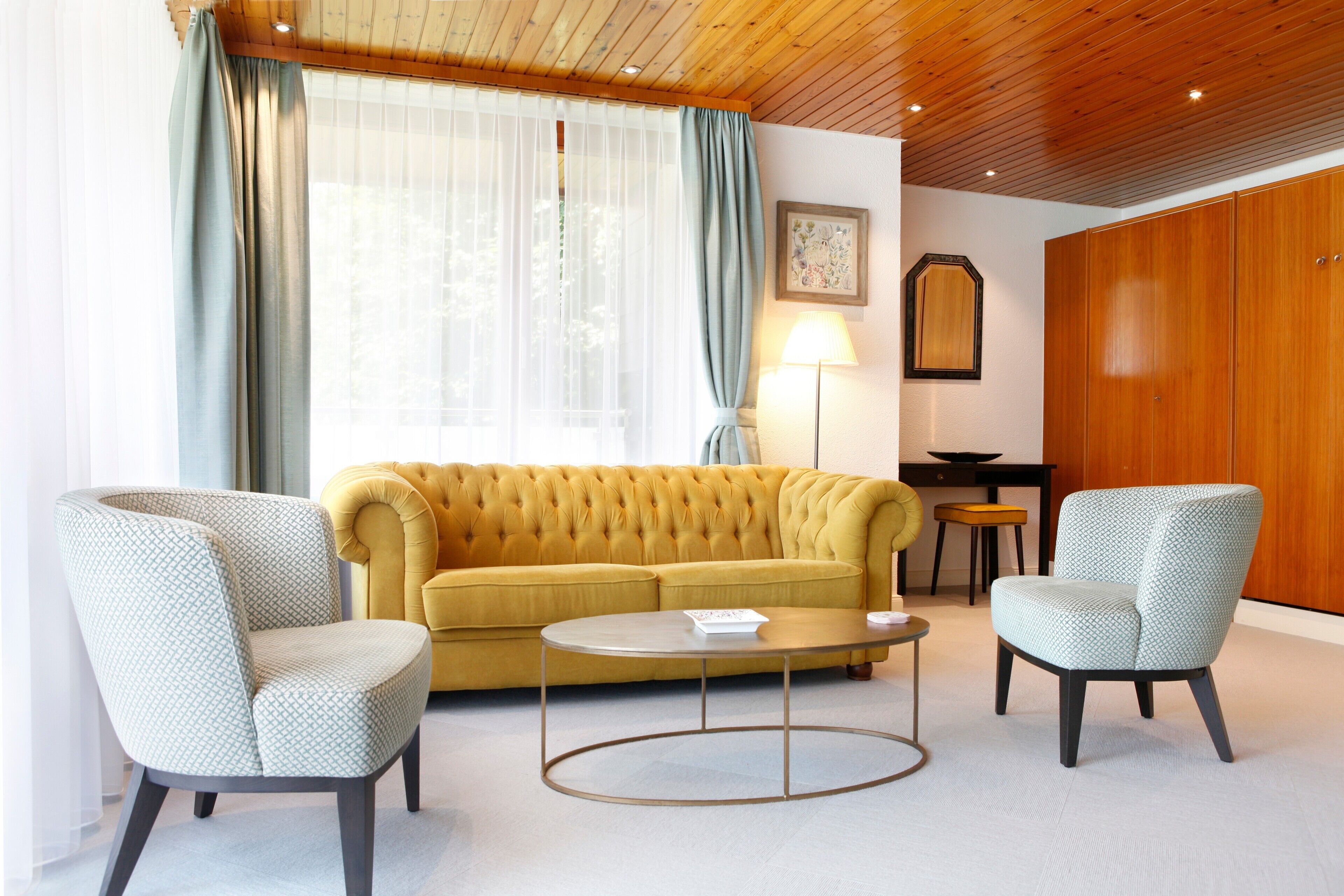 TV, DVD player, ping pong, stereo