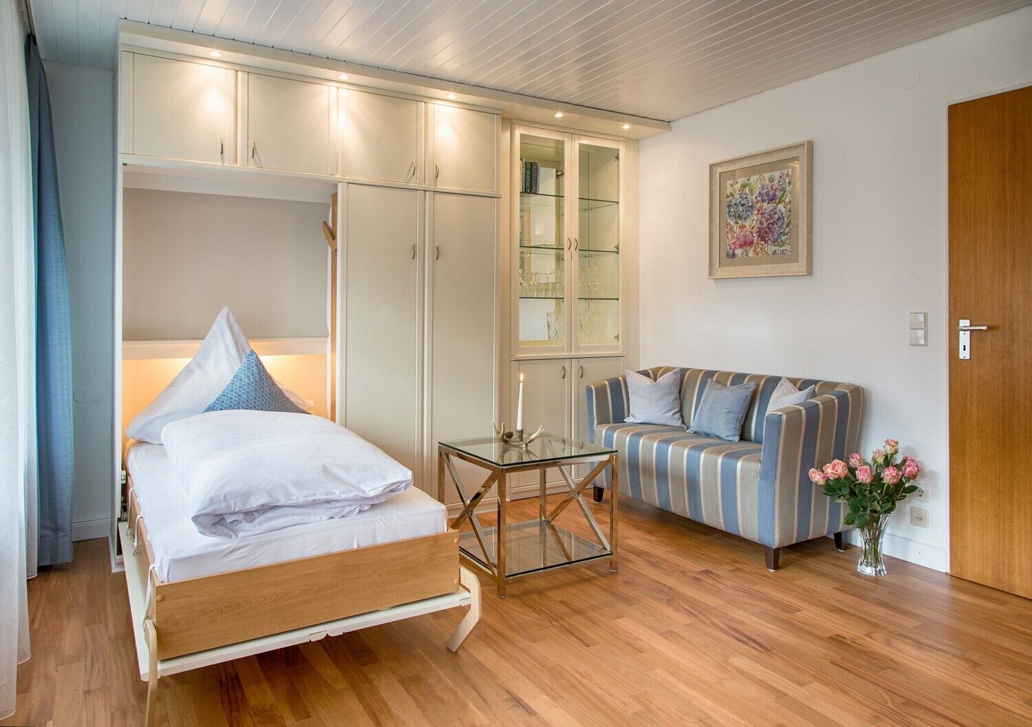 Iron/ironing board, free WiFi, bed sheets