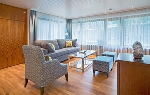 TV, DVD-spiller, bordtennis og stereoanlegg