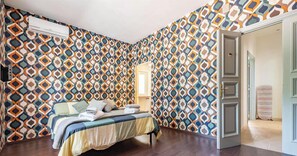 Villa, 6 soverom, røyk, balkong | 6 soverom