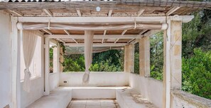 Villa, 6 soverom, røyk, balkong | Terrasse/patio