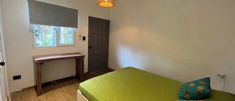 1 chambre, bureau, accès au Wi-Fi (inclus), literie fournie