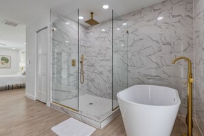 Shower, hair dryer, towels - Large Backyard, Patio, Pool & Hot Tub | Casa Bonita by AvantStay (Bonita Springs)