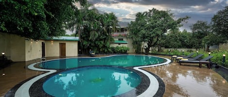 Piscine extérieure