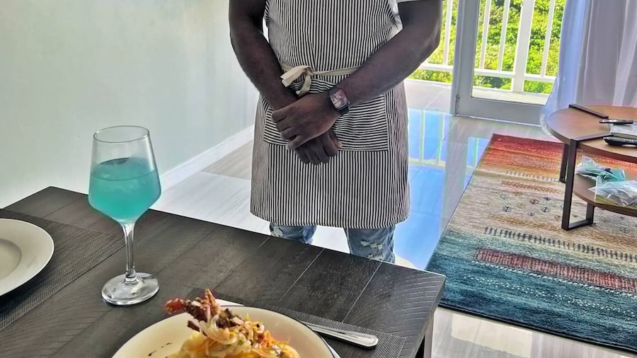 Charming Sea View Town House Chef Driver Optional