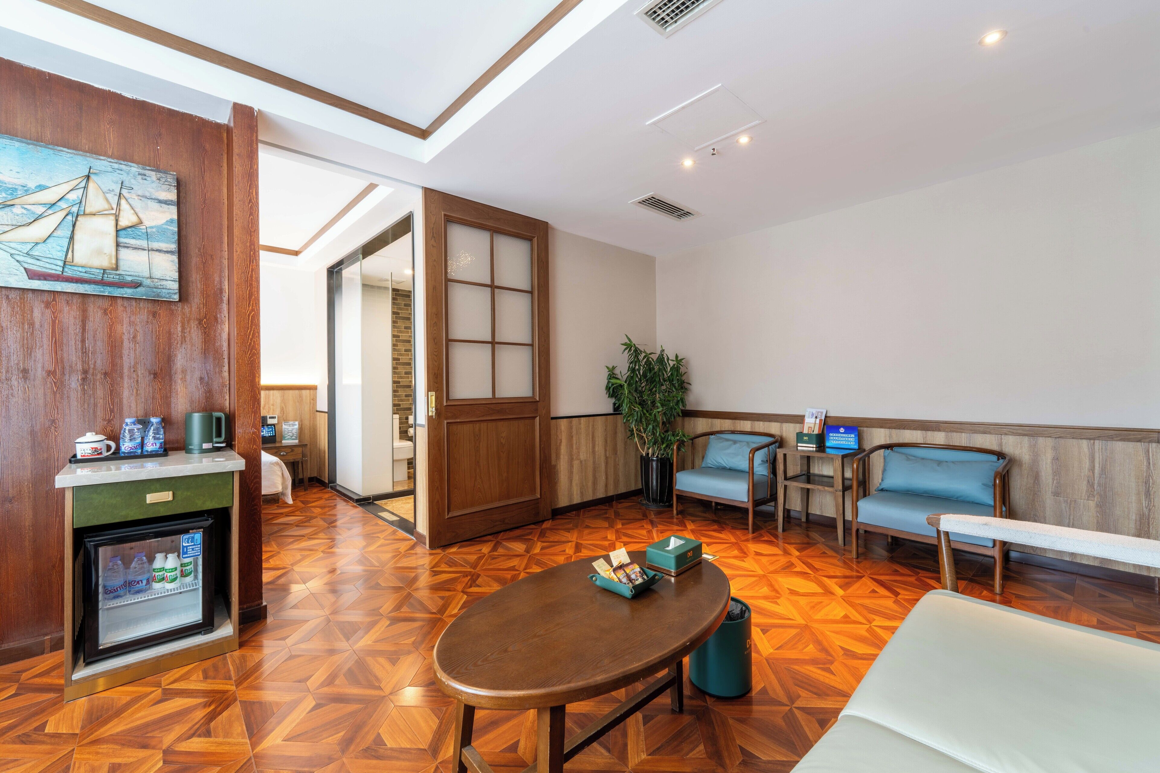 Deluxe Studio Suite | Premium bedding, down comforters, pillowtop beds, free minibar