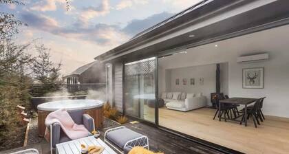 Hot Tub Hideaway Parera Lane
