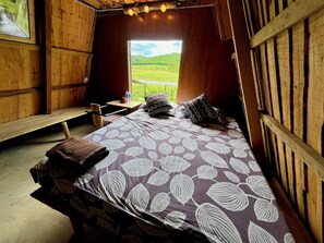Basic Cabin, Hill View
